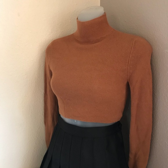 Forever 21 Tops - Forever 21 Mustard Crop Top